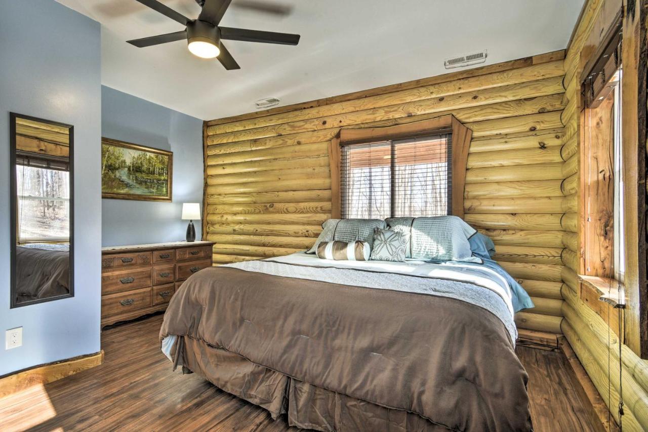 Stylish Creekside Cabin With Fire Pit Near Wineries Pittsville Exterior photo