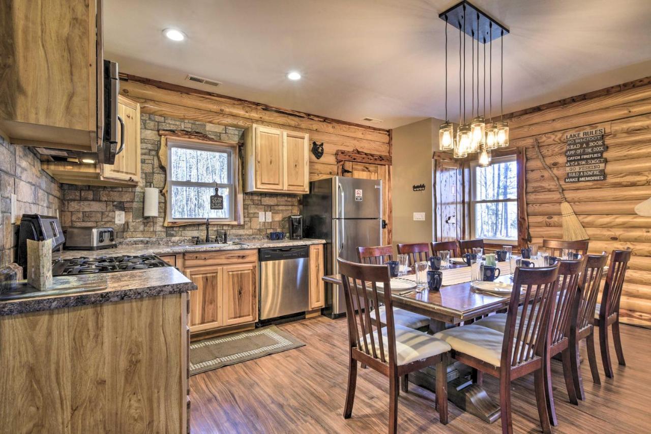 Stylish Creekside Cabin With Fire Pit Near Wineries Pittsville Exterior photo