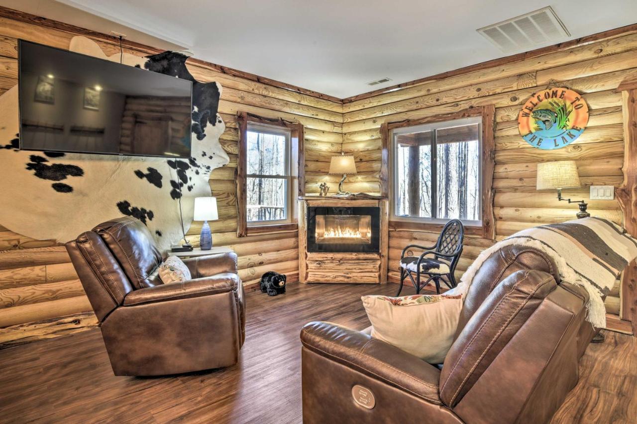 Stylish Creekside Cabin With Fire Pit Near Wineries Pittsville Exterior photo
