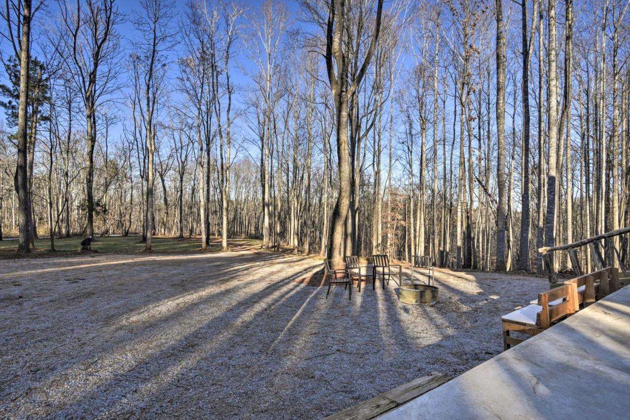 Stylish Creekside Cabin With Fire Pit Near Wineries Pittsville Exterior photo