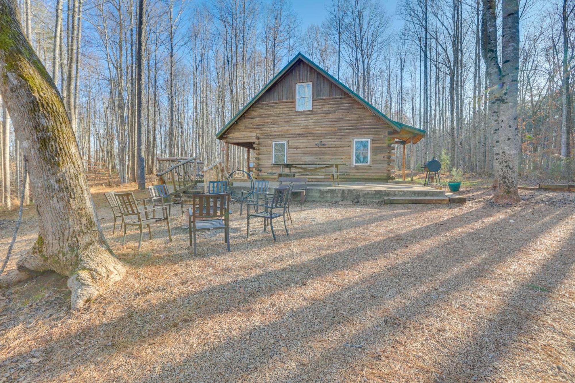 Stylish Creekside Cabin With Fire Pit Near Wineries Pittsville Exterior photo